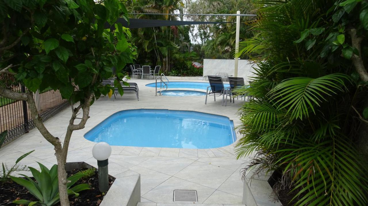 נוסוויל Noosa Gardens Riverside Resort מראה חיצוני תמונה